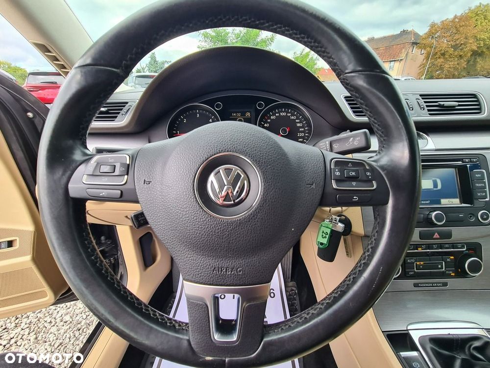 Volkswagen Passat 2.0 TDI Comfortline - 22