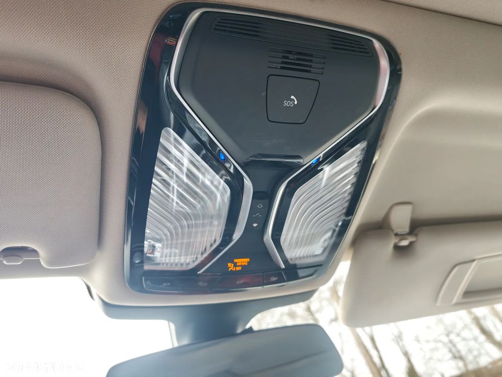 BMW Seria 7 750Li xDrive - 29