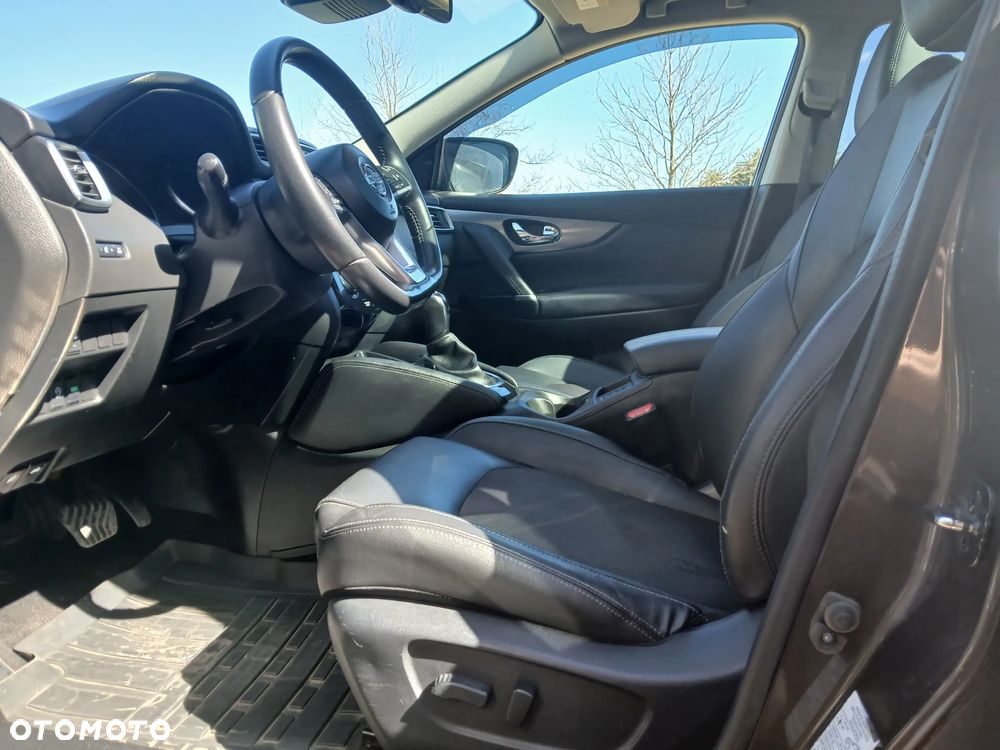 Nissan Qashqai 1.6 DCi Xtronic TEKNA - 10