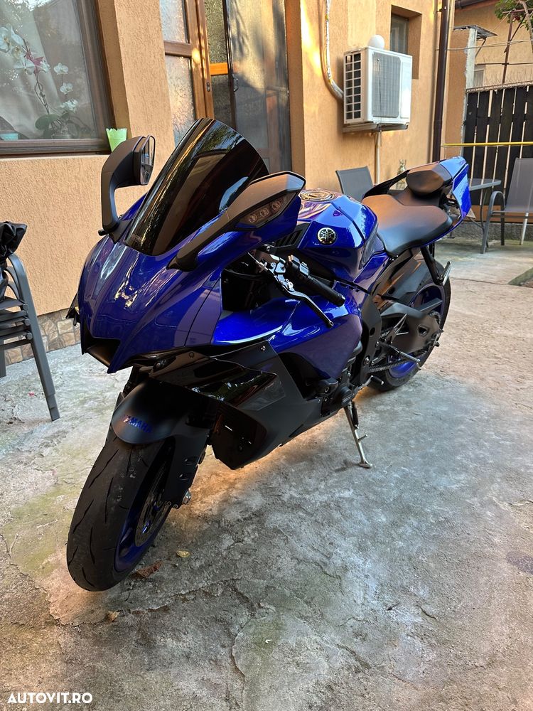 Yamaha YZF 1000 R1 - 2