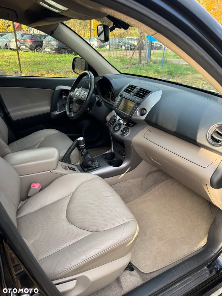 Toyota RAV4 - 14