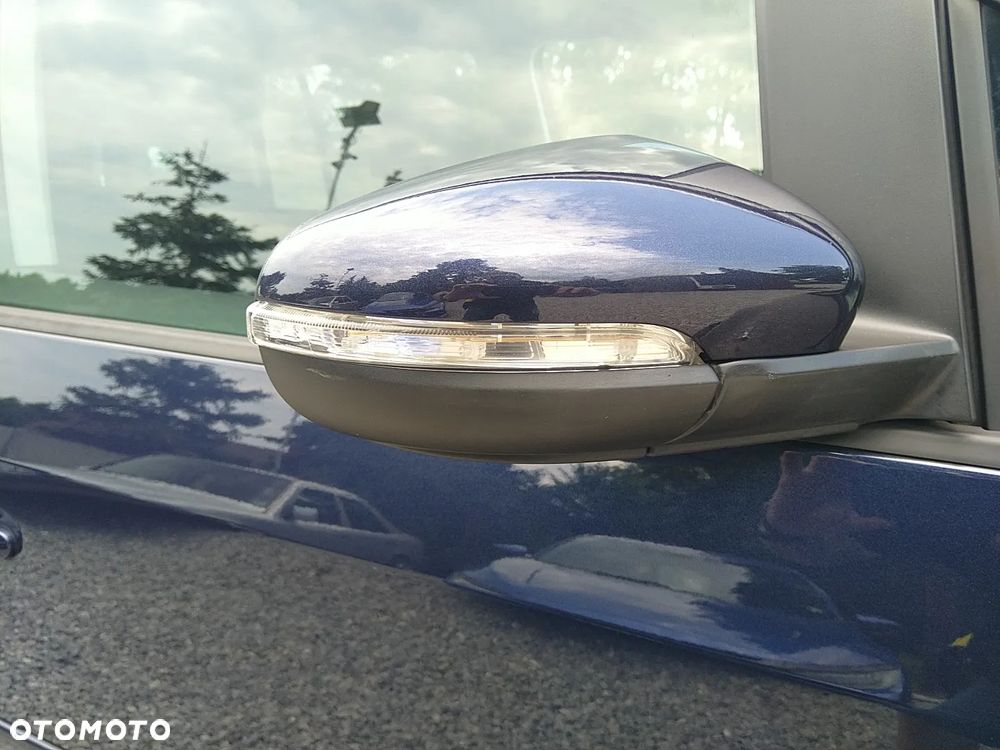 Volkswagen Touran 1.6 TDI DPF DSG Cup - 12