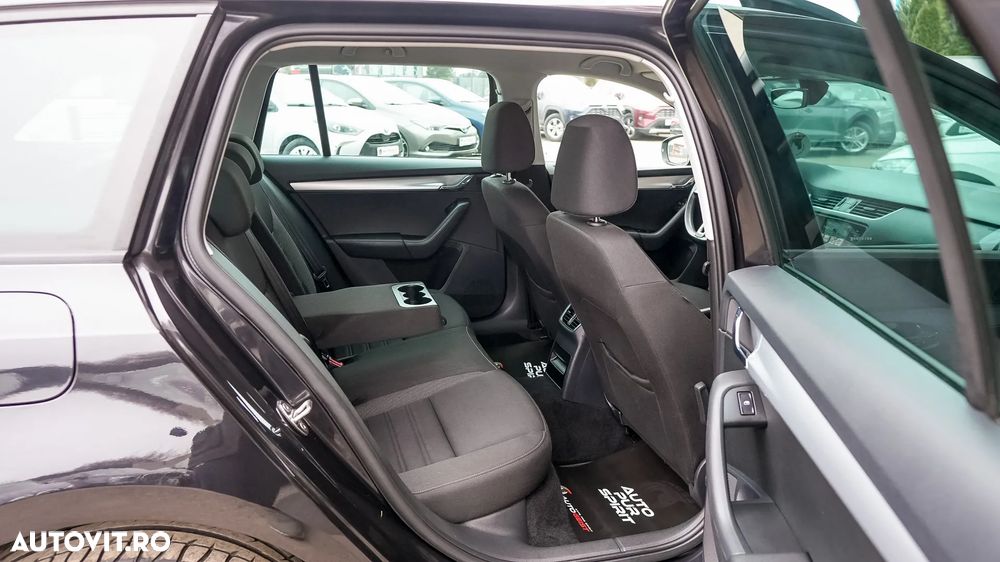 Skoda Octavia 1.6 TDI DSG Ambition - 26