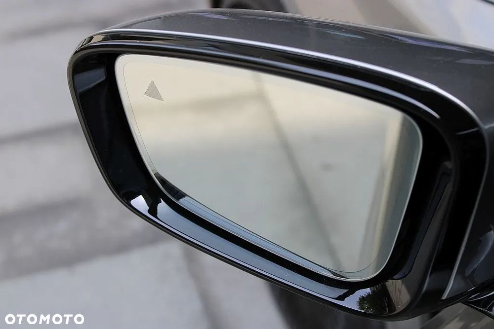 BMW Seria 7 750Li xDrive sport - 38