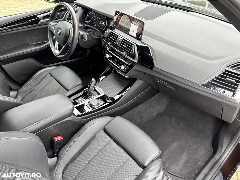 BMW X3 xDrive20i AT xLine - 13