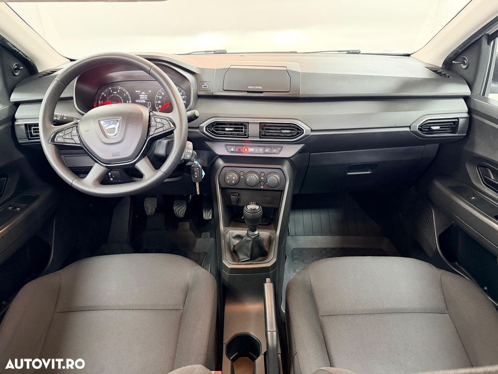 Dacia Logan TCe 90 Essential - 3