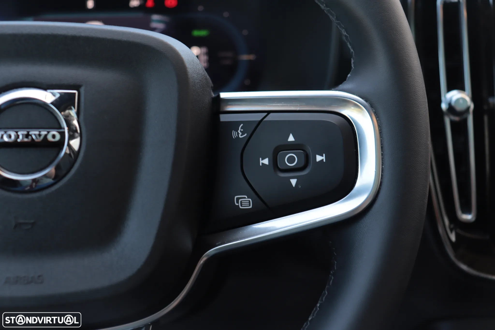 Volvo C40 Recharge Core - 24