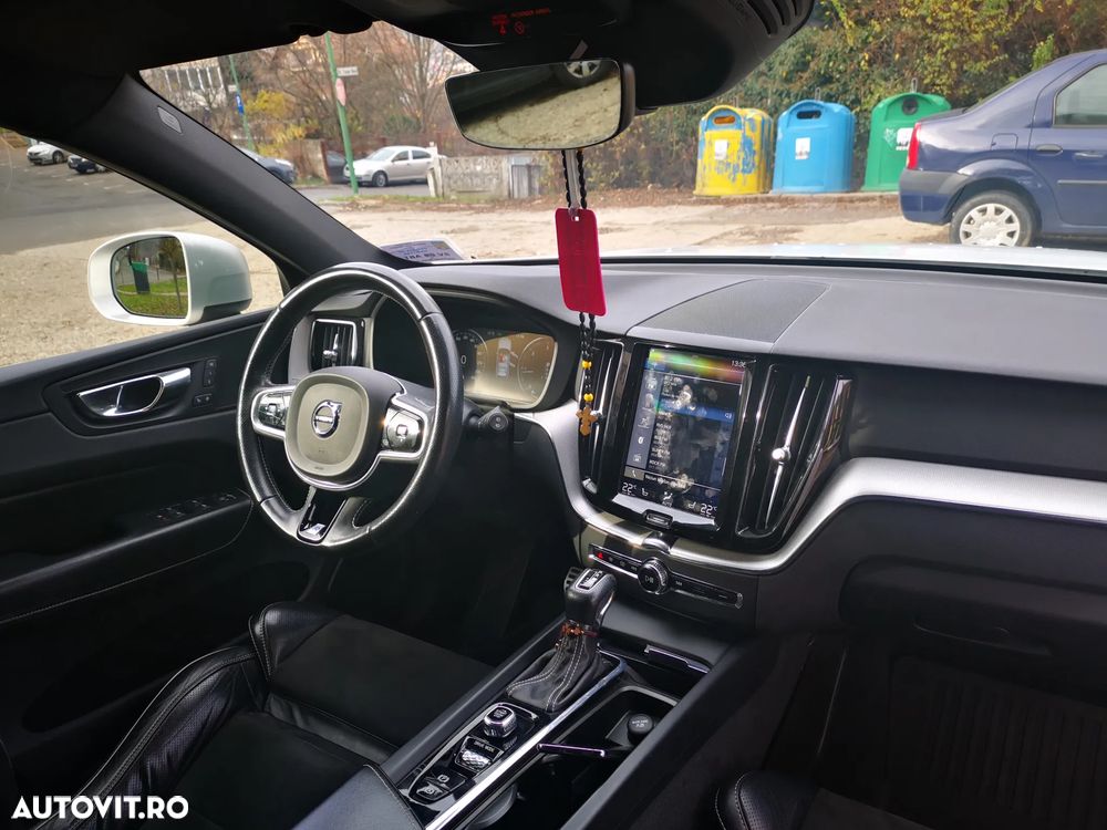 Volvo XC 60 D4 AWD R-Design - 17