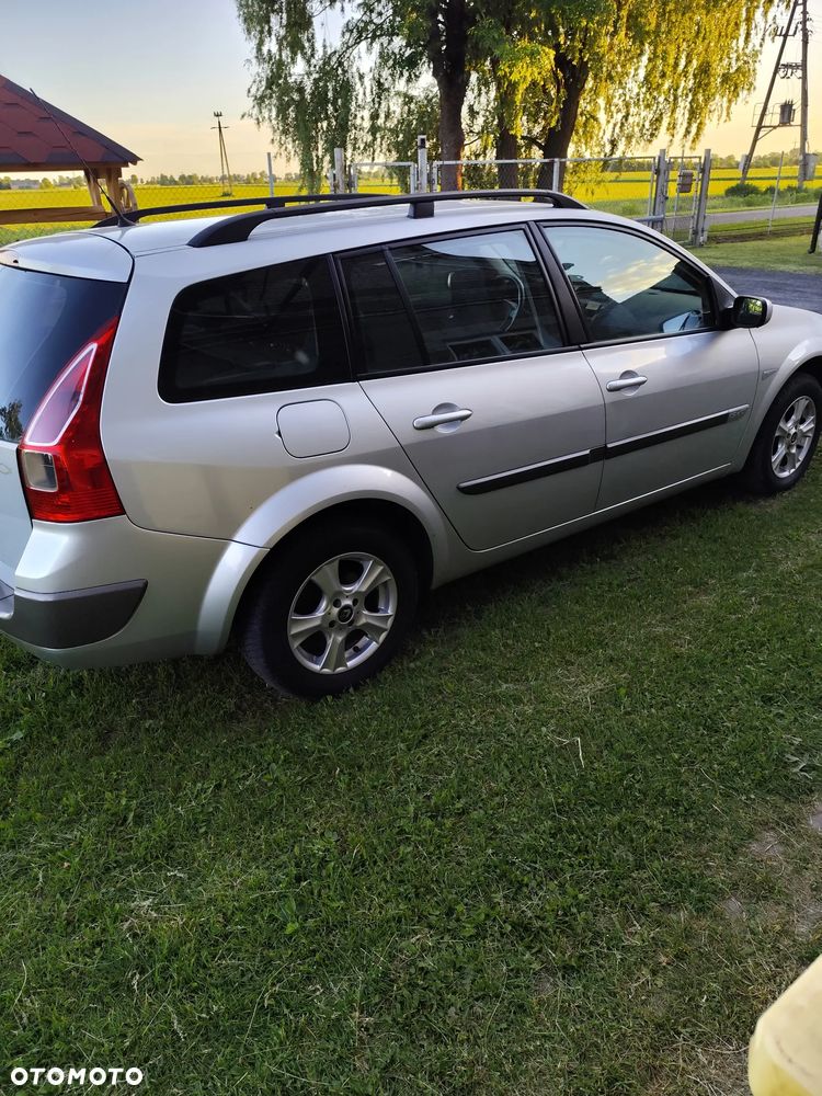 Renault Megane 1.9 dCi FAP Dynamique - 5