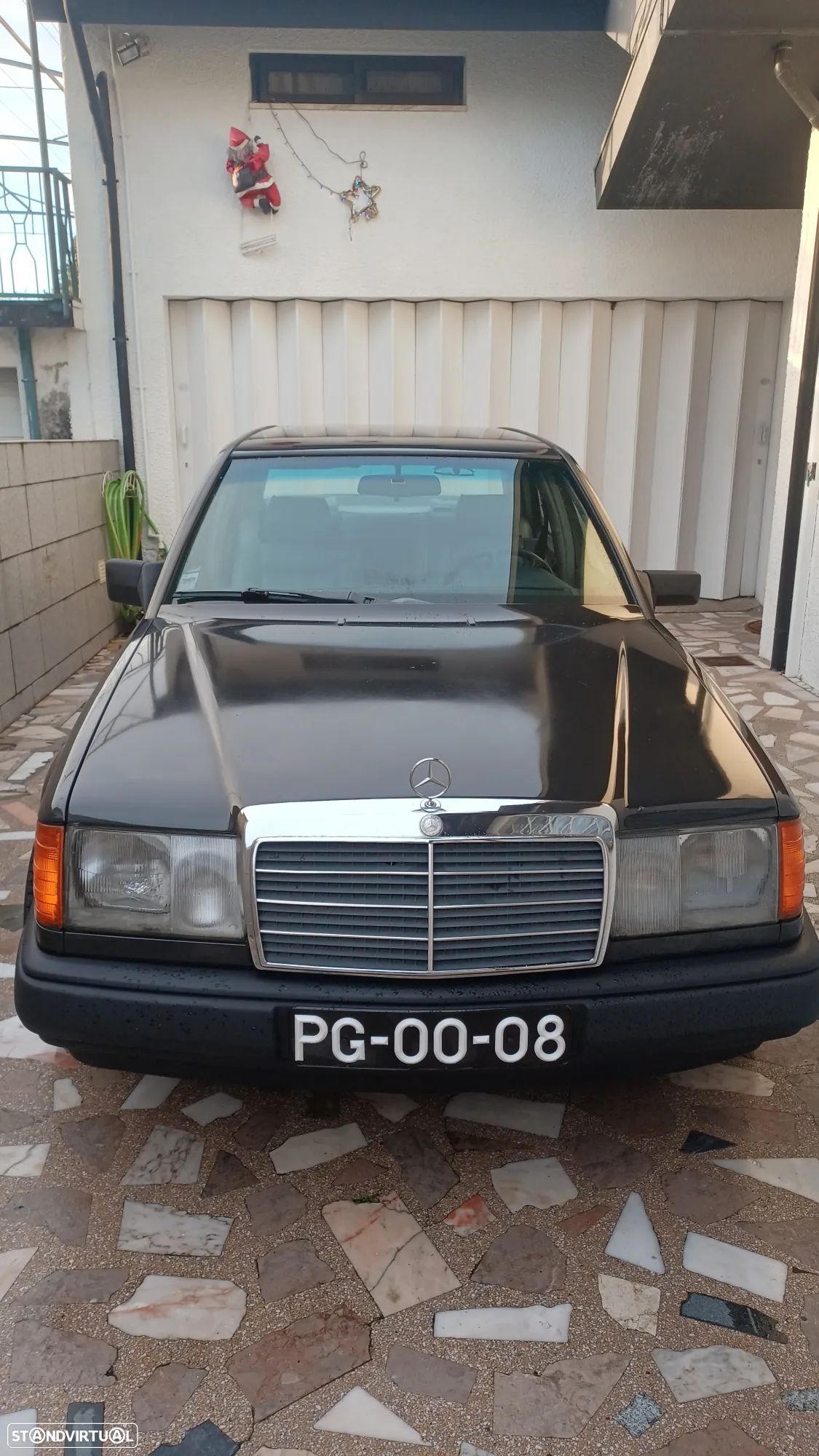 Mercedes-Benz 260 - 1