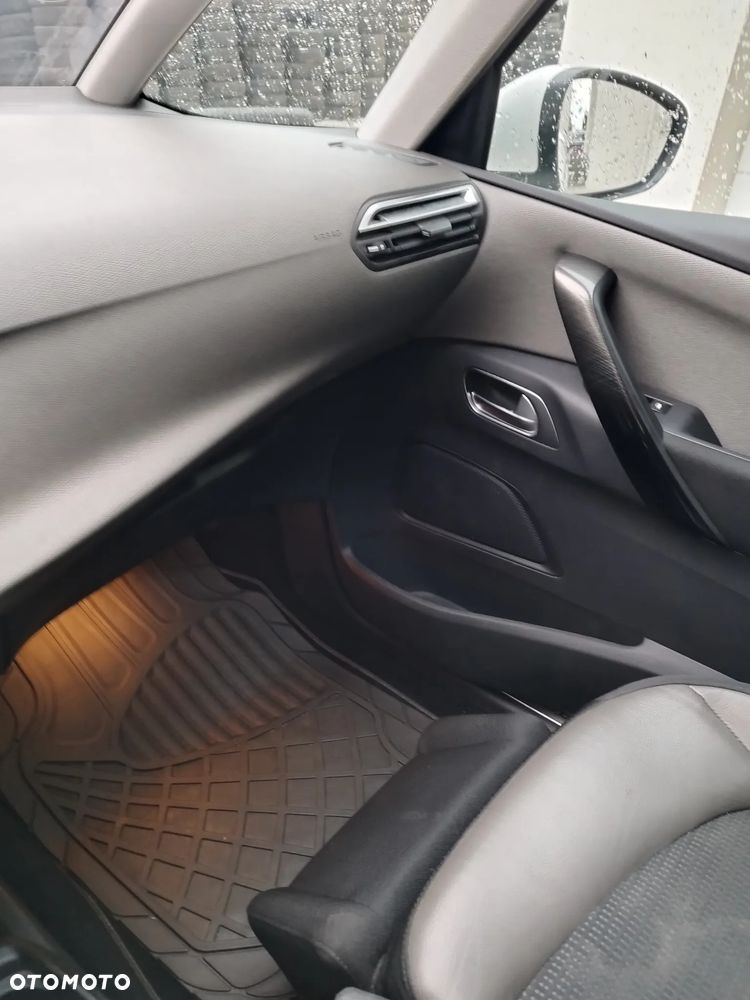 Citroën C4 Picasso - 11