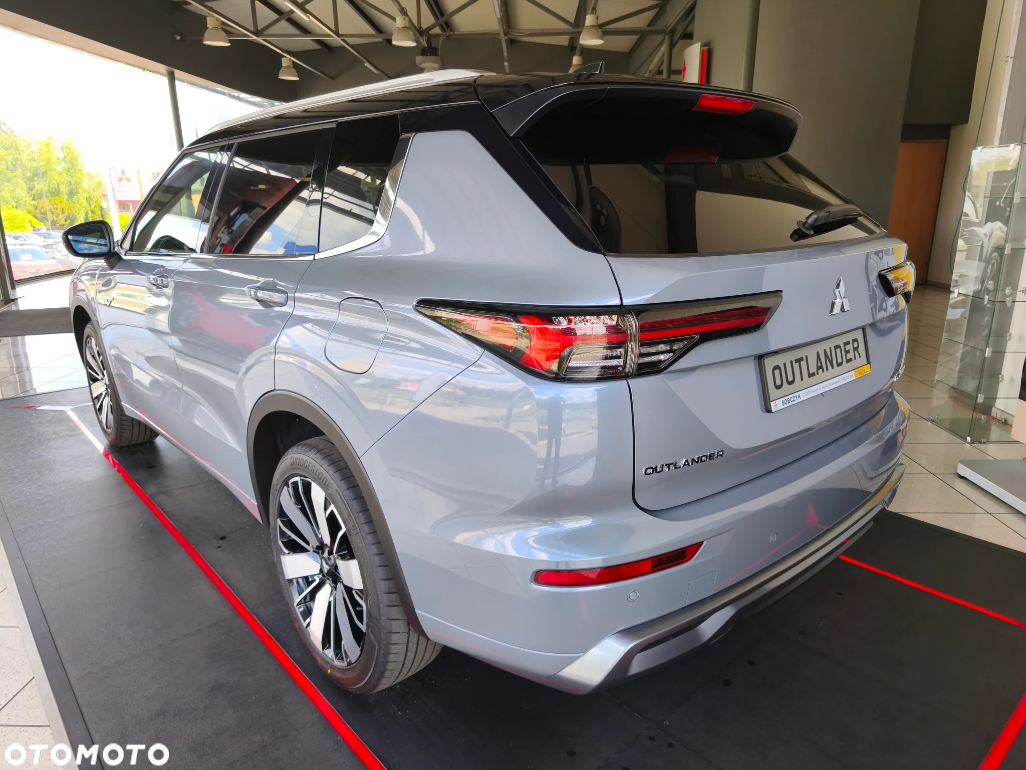 Mitsubishi Outlander PHEV Instyle - 2