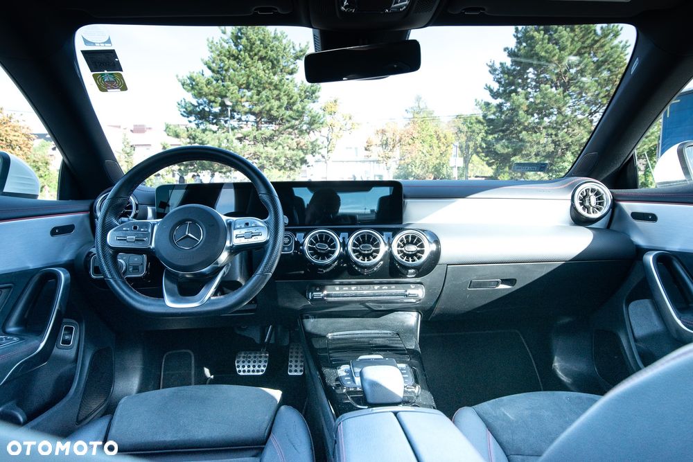 Mercedes-Benz CLA 200 4-Matic AMG Line 8G-DCT - 16