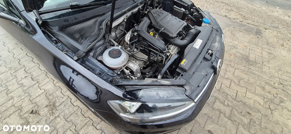 Volkswagen Golf - 10