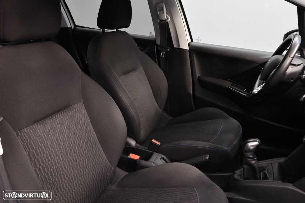 Peugeot 208 1.5 BlueHDi Signature - 20