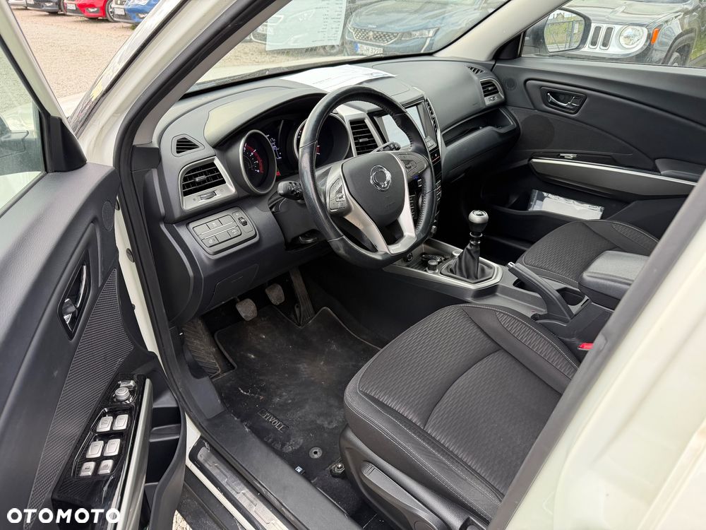 SsangYong/KGM Tivoli e-XGi 160 2WD Black+White - 23