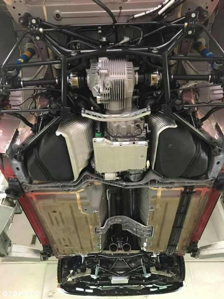Nissan GT-R - 16