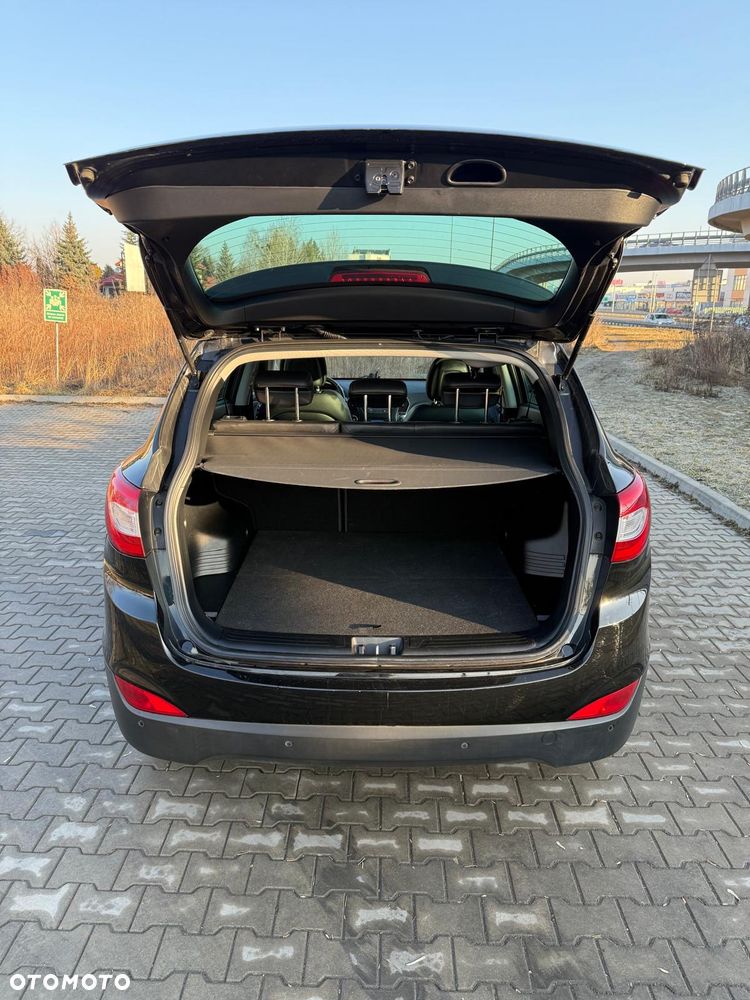 Hyundai ix35 1.7 CRDi 2WD blue Finale Gold - 38