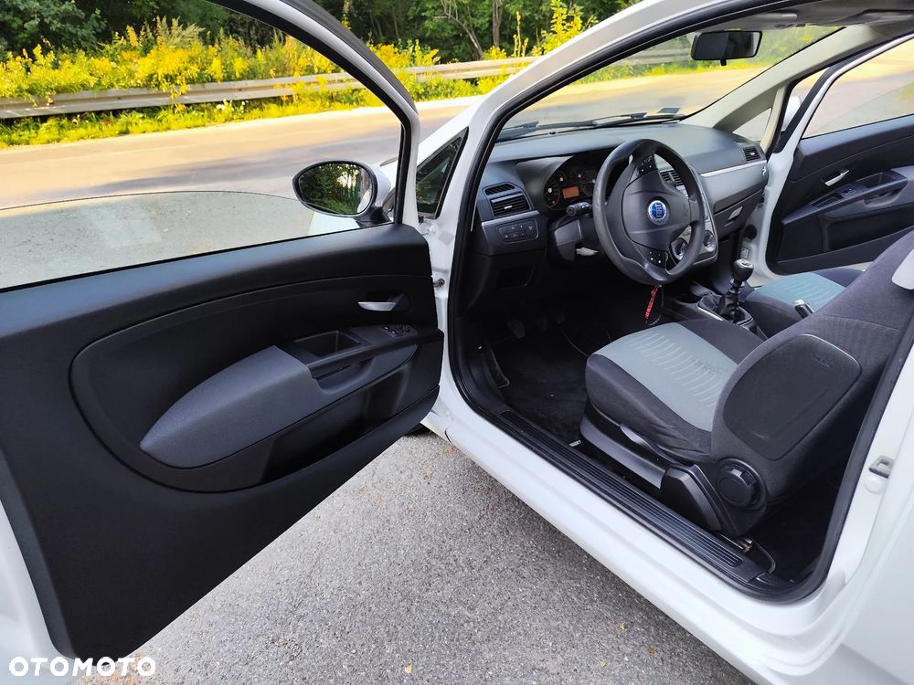 Fiat Grande Punto 1.4 8V Emotion - 24