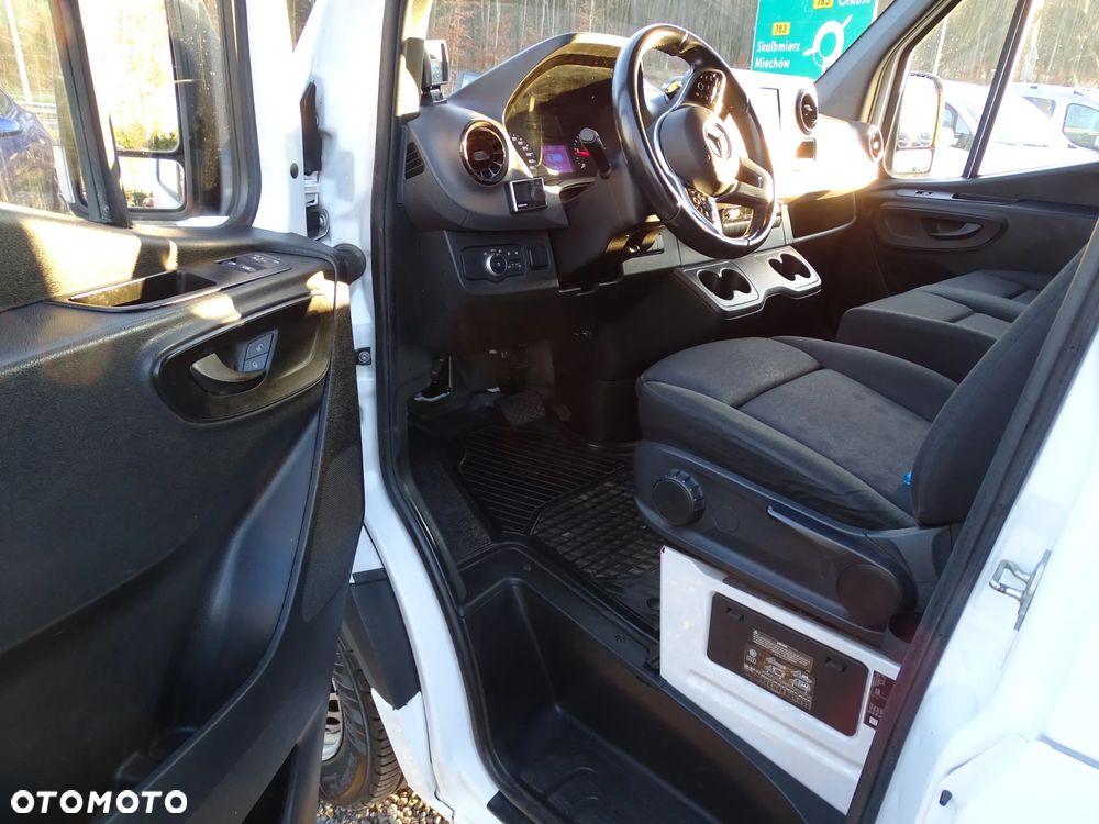 Mercedes-Benz SPRINTER - 18