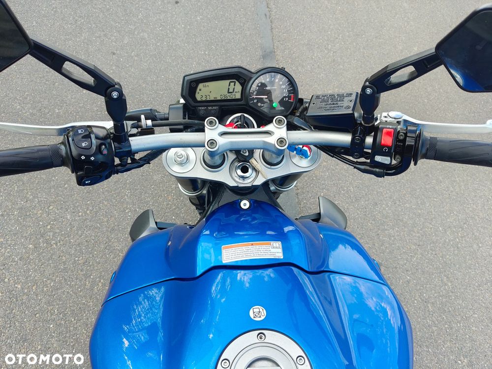 Yamaha FZ - 12