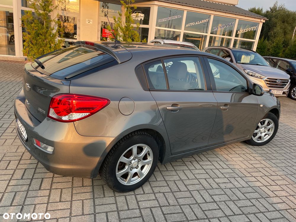 Chevrolet Cruze - 11