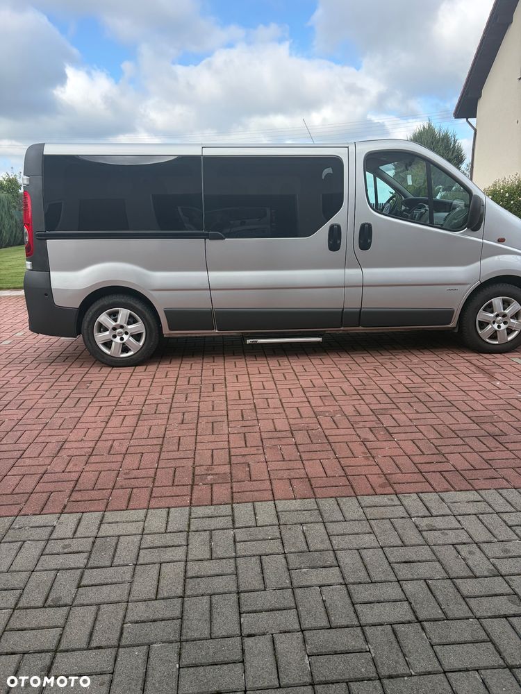 Opel Vivaro - 10