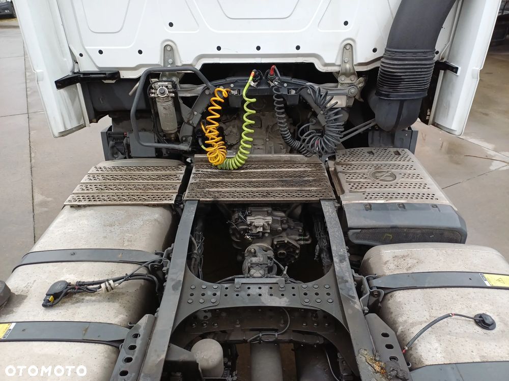 Mercedes-Benz Actros - 14