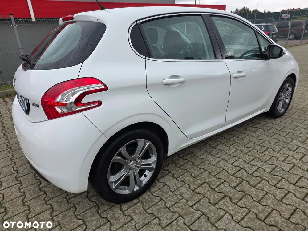 Peugeot 208 1.2 PureTech Allure - 4