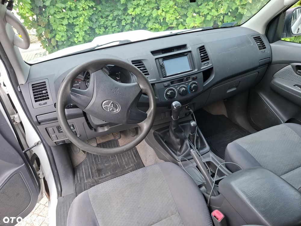 Toyota Hilux 2.5 D-4D DLX - 7