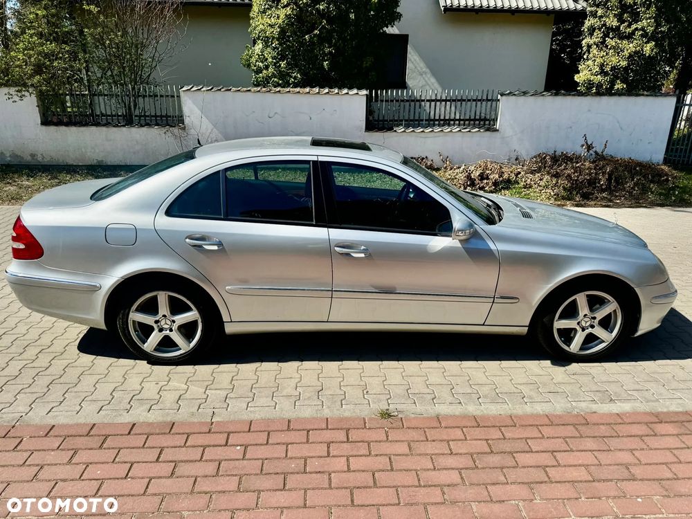 Mercedes-Benz Klasa E 350 4-Matic Elegance - 19