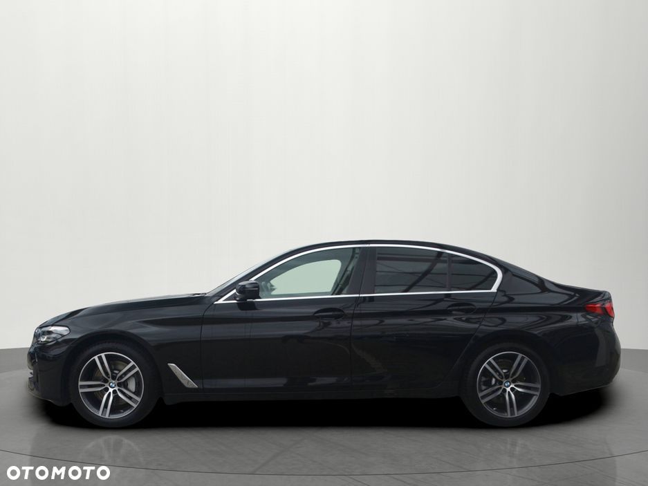 BMW Seria 5 530i mHEV Luxury Line - 11
