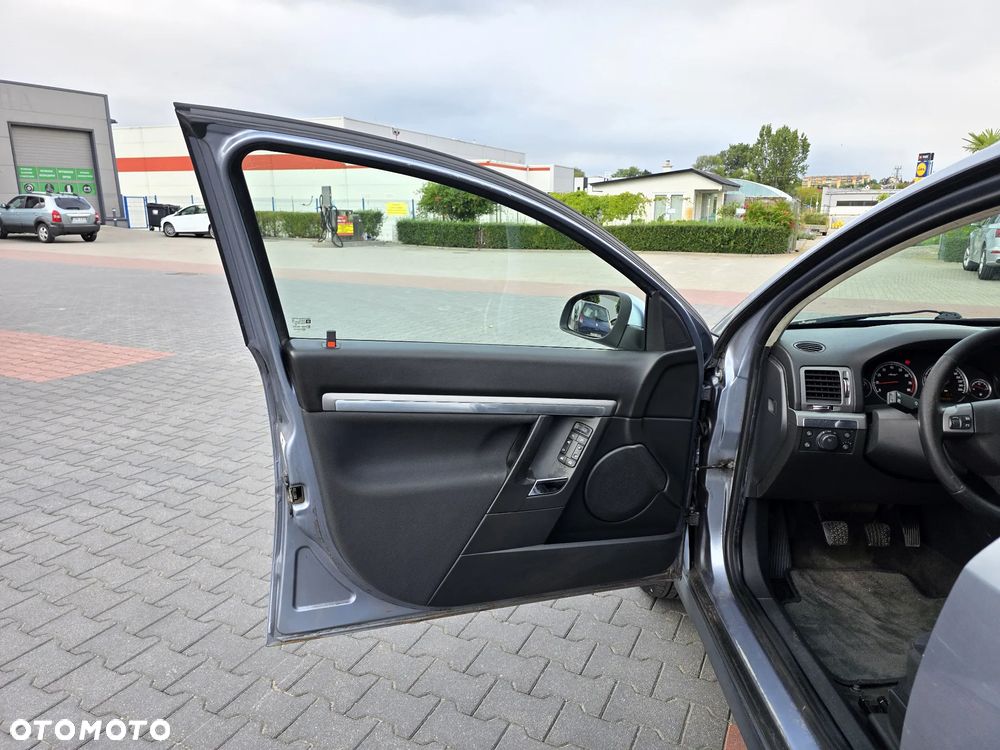 Opel Vectra 2.2 Caravan Business - 11