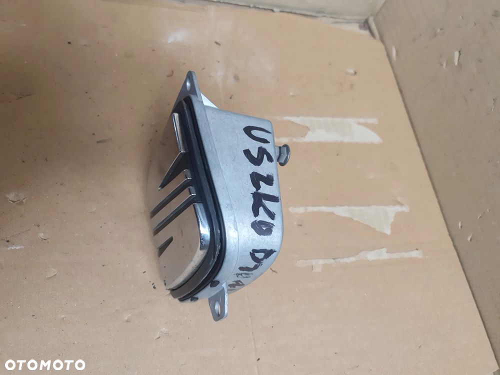 ZAMEK KLAMKA KLAPY TYŁ SEAT nr 5P0827565C Uszkodzony - 2