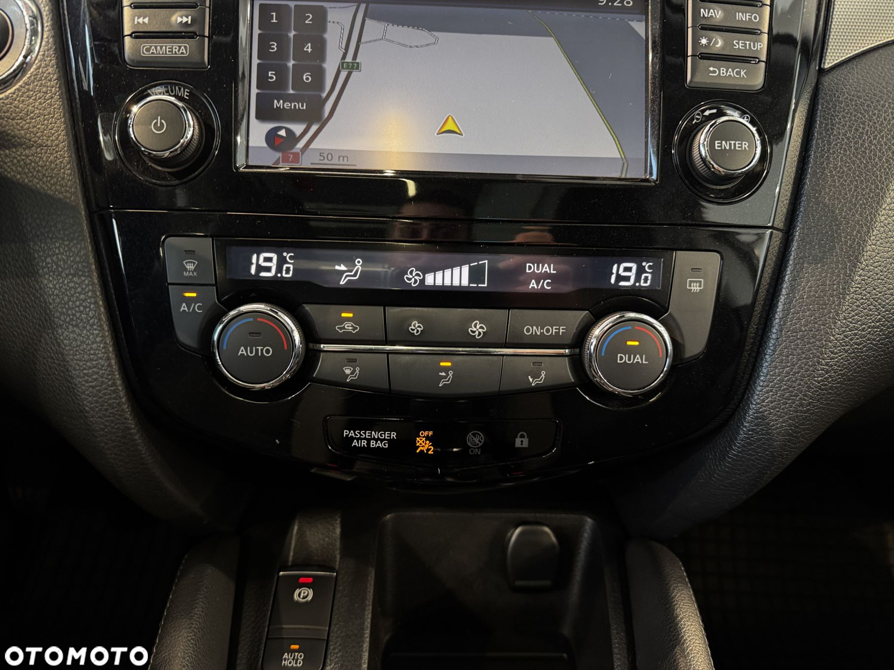 Nissan Qashqai - 25