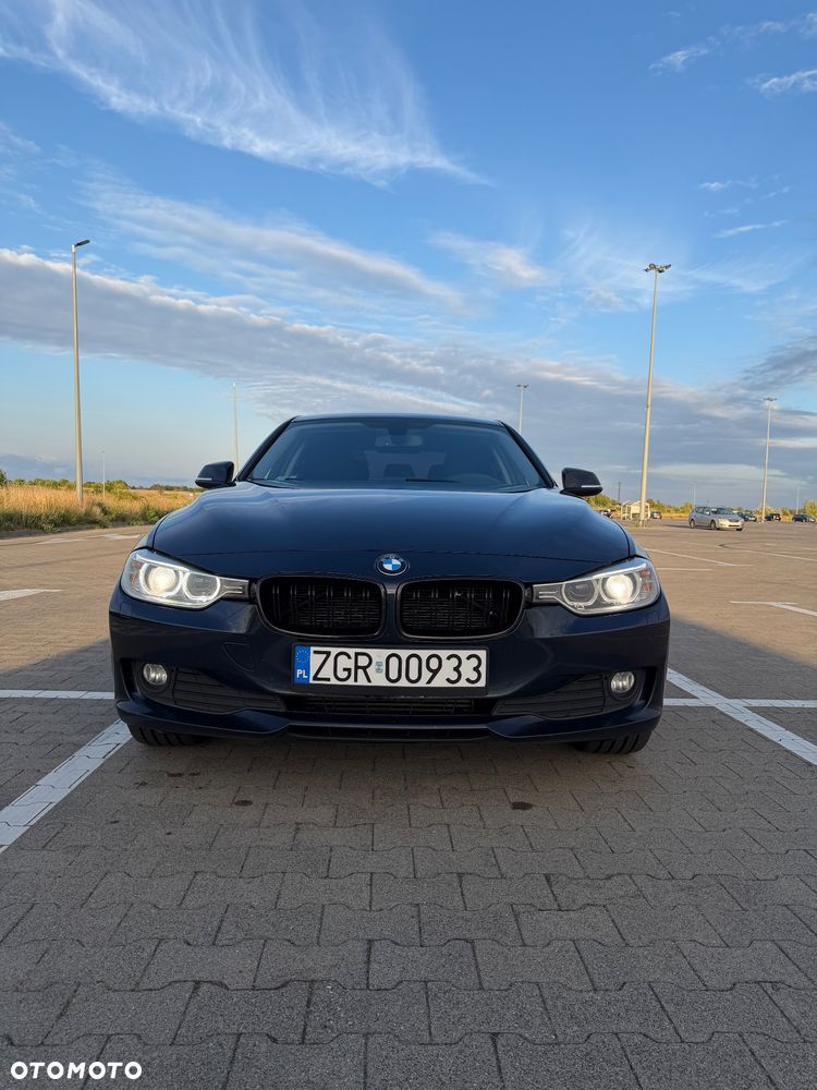 BMW Seria 3 316i - 5