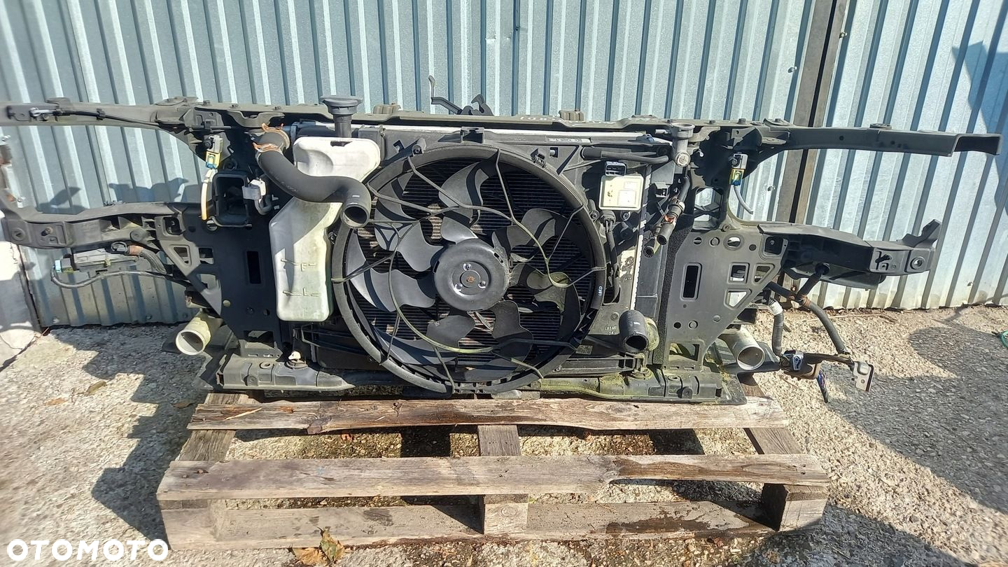HYUNDAI GENESIS PAS PRZEDNI CHŁODNICE G80 2,2 CRDI - 7