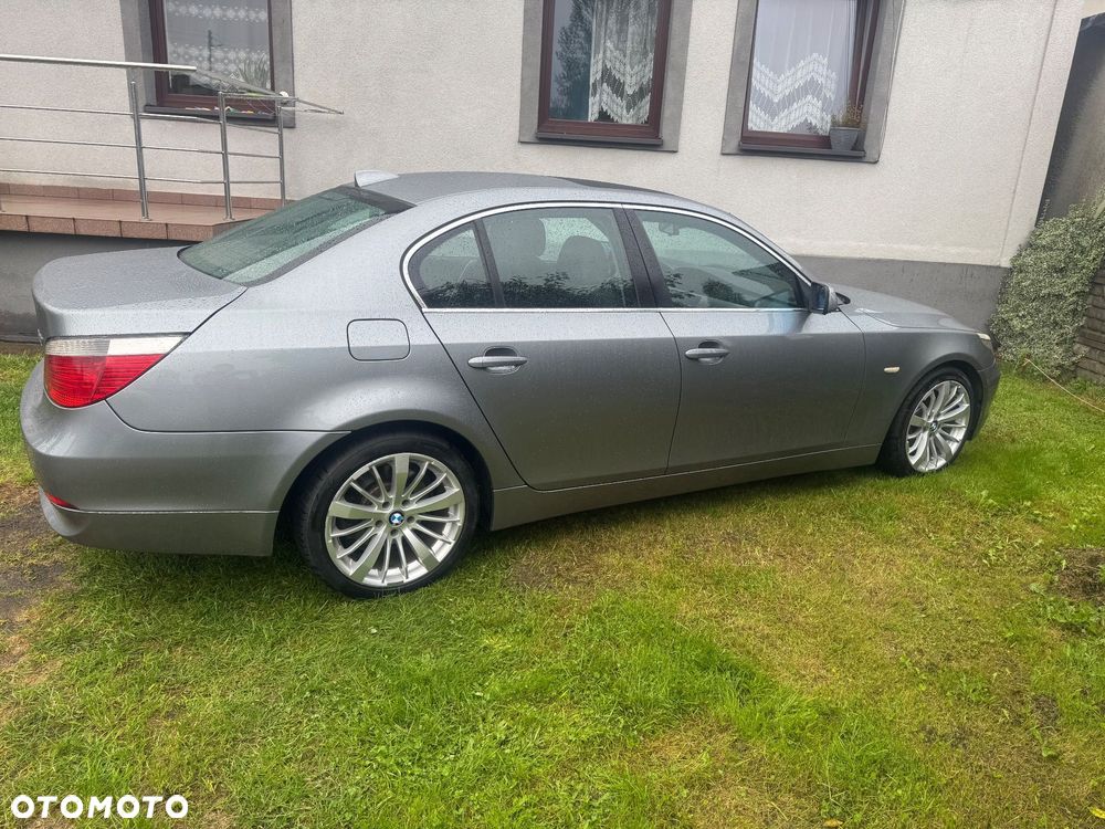 BMW Seria 5 520i - 5