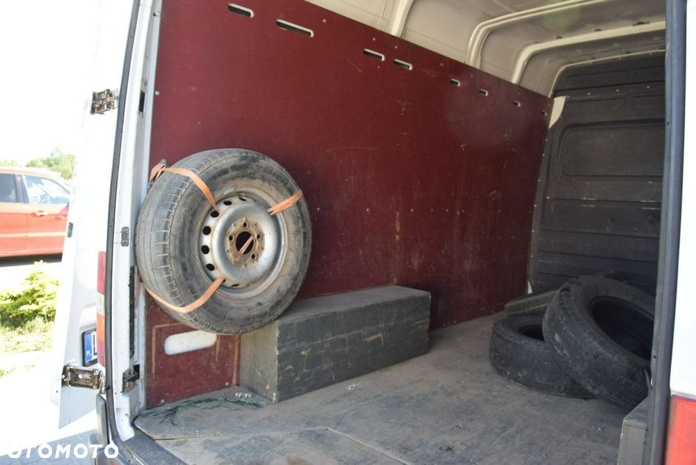 Mercedes-Benz Sprinter - 25