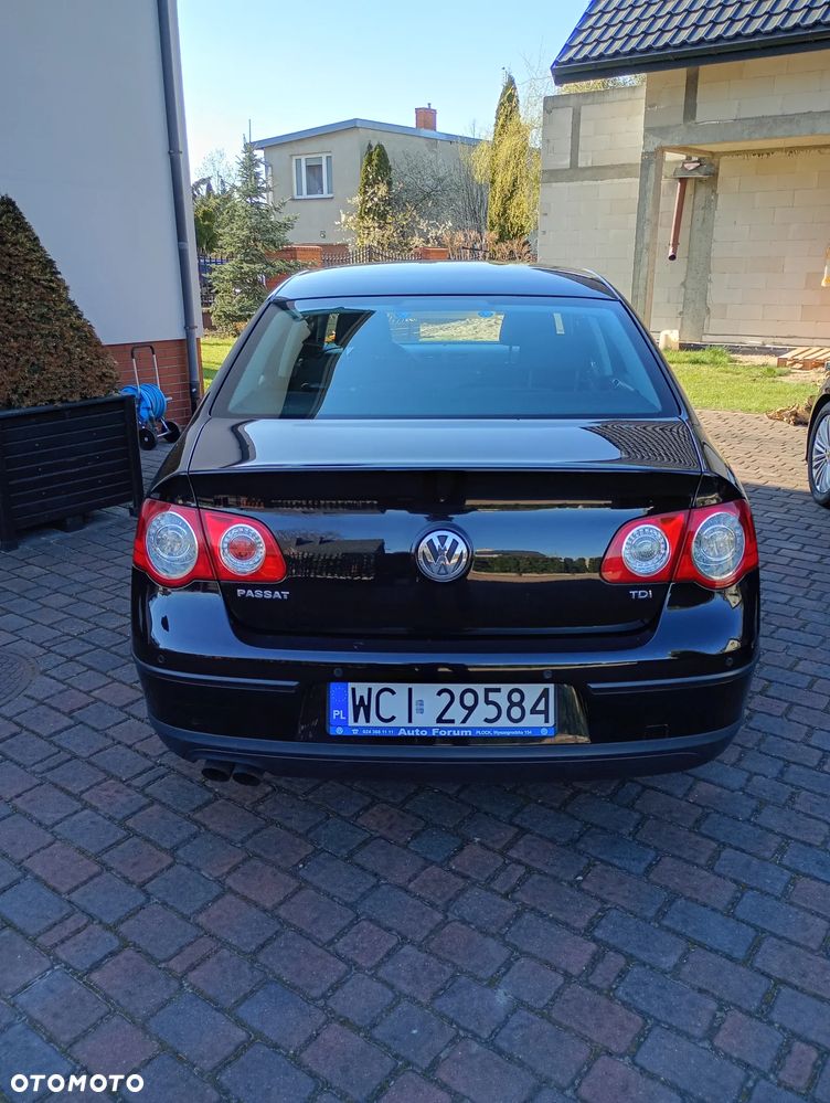Volkswagen Passat 2.0 TDI DPF Trendline - 3