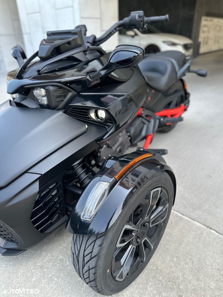 Can-Am Spyder - 14