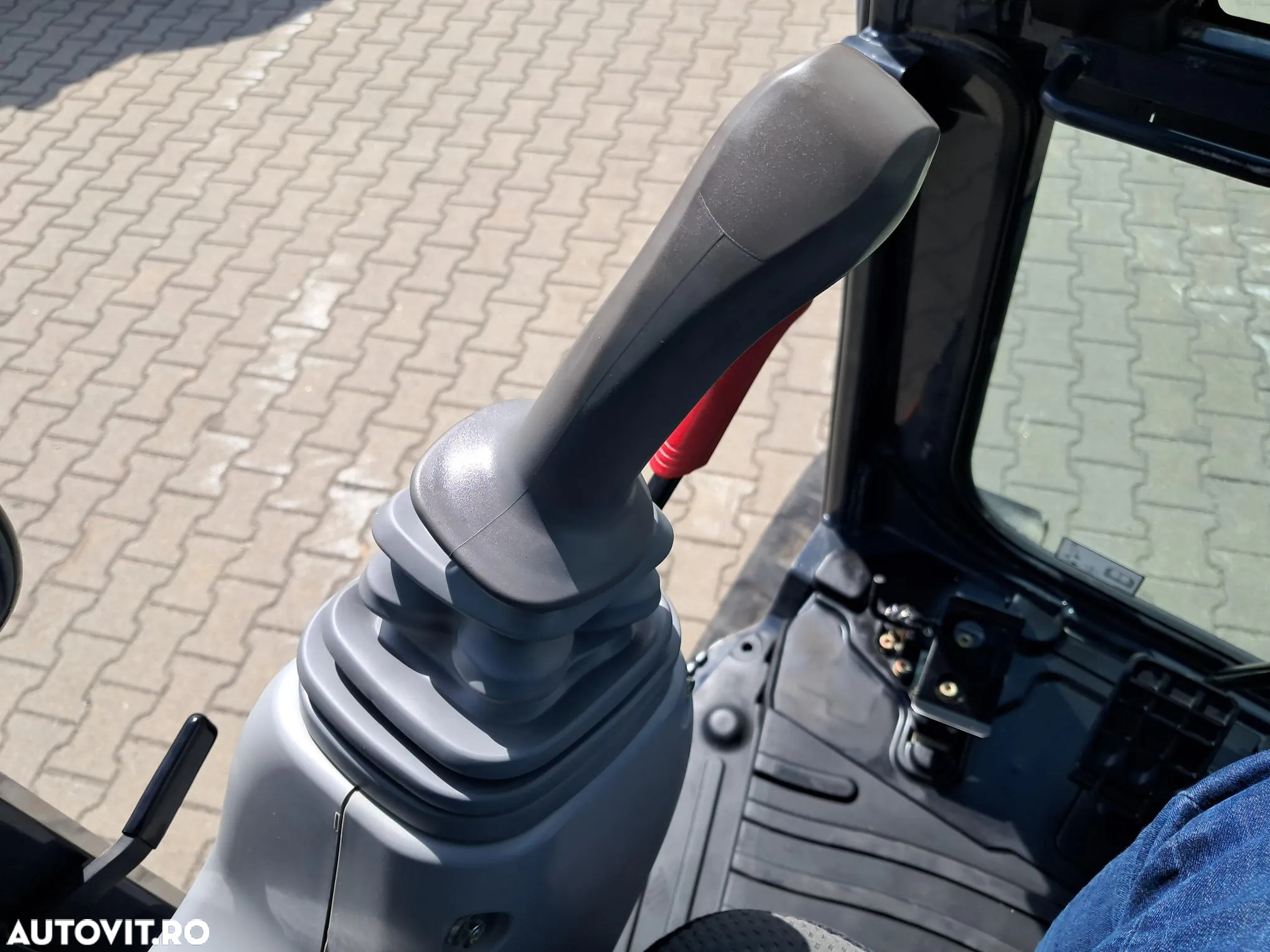 Hitachi ZX48U-6 ZAXIS 48U DOUA CUPE SI LAMA TIP BULDOZER - 23