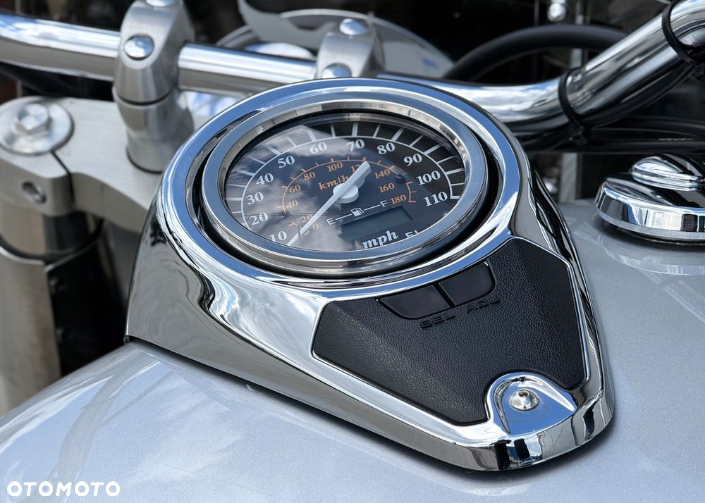 Suzuki VL 800 Volusia - Boulevard C50 - 9