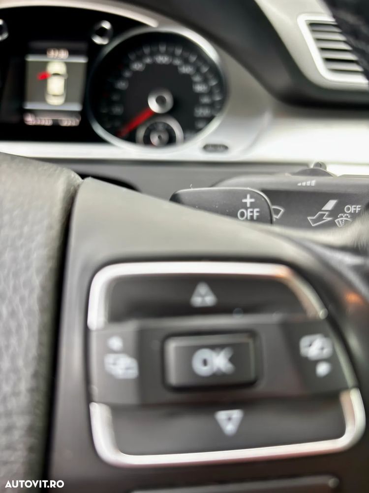 Volkswagen Passat Variant 2.0 TDI BlueMotion Technology DSG Highline - 14