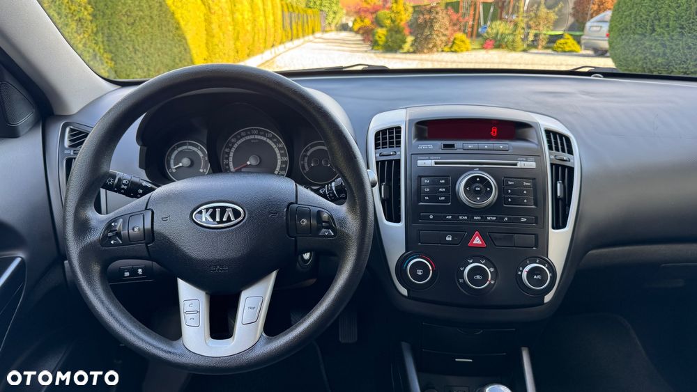 Kia Ceed - 28