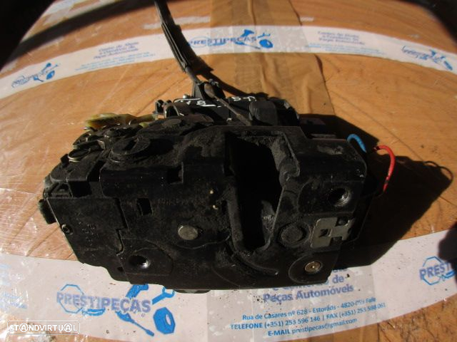 Fecho 3B483901AG SKODA FABIA 1 (6Y) PHASE 1 2004 1.9TDI 130CV 5P PRETO TE 6 PINOS - 3