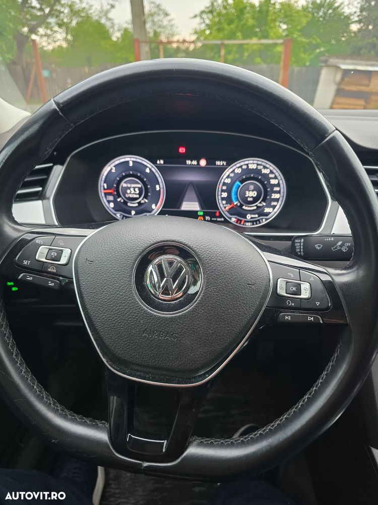 Volkswagen Passat 2.0 TDI DSG Comfortline - 3