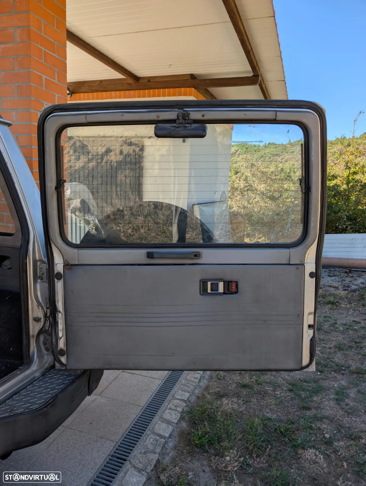 Mitsubishi Pajero - 12