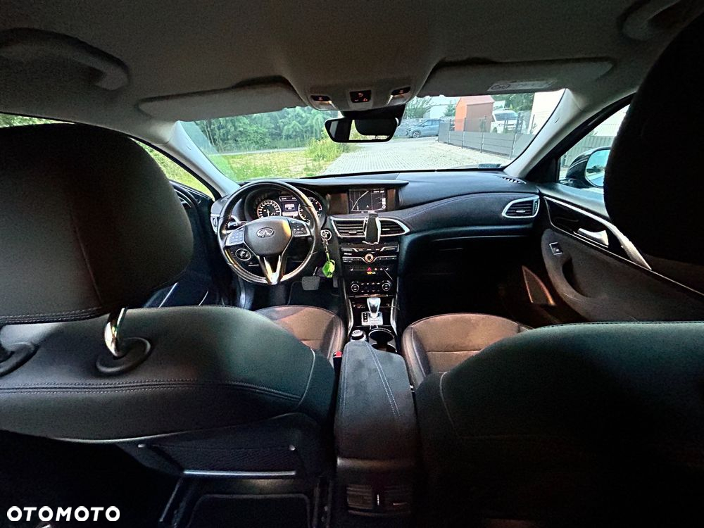 Infiniti Q30 1.5d Business 7DCT - 8
