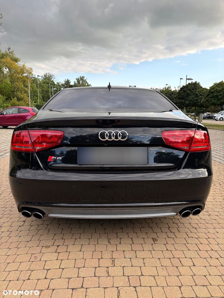 Audi S8 - 13